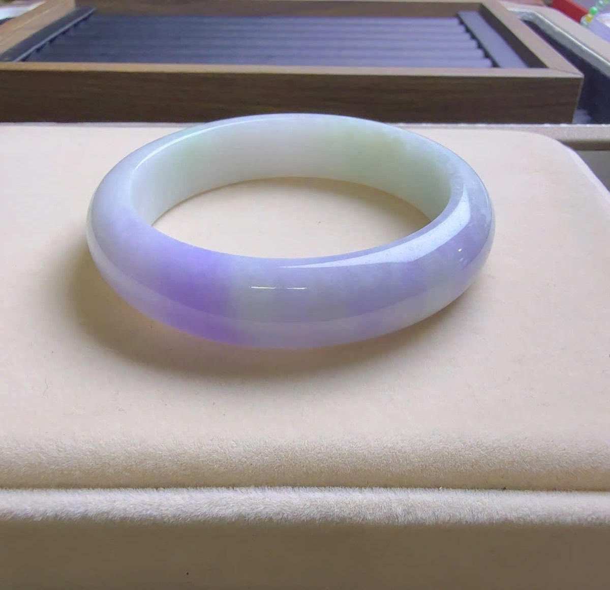 Featured jade piece 03
